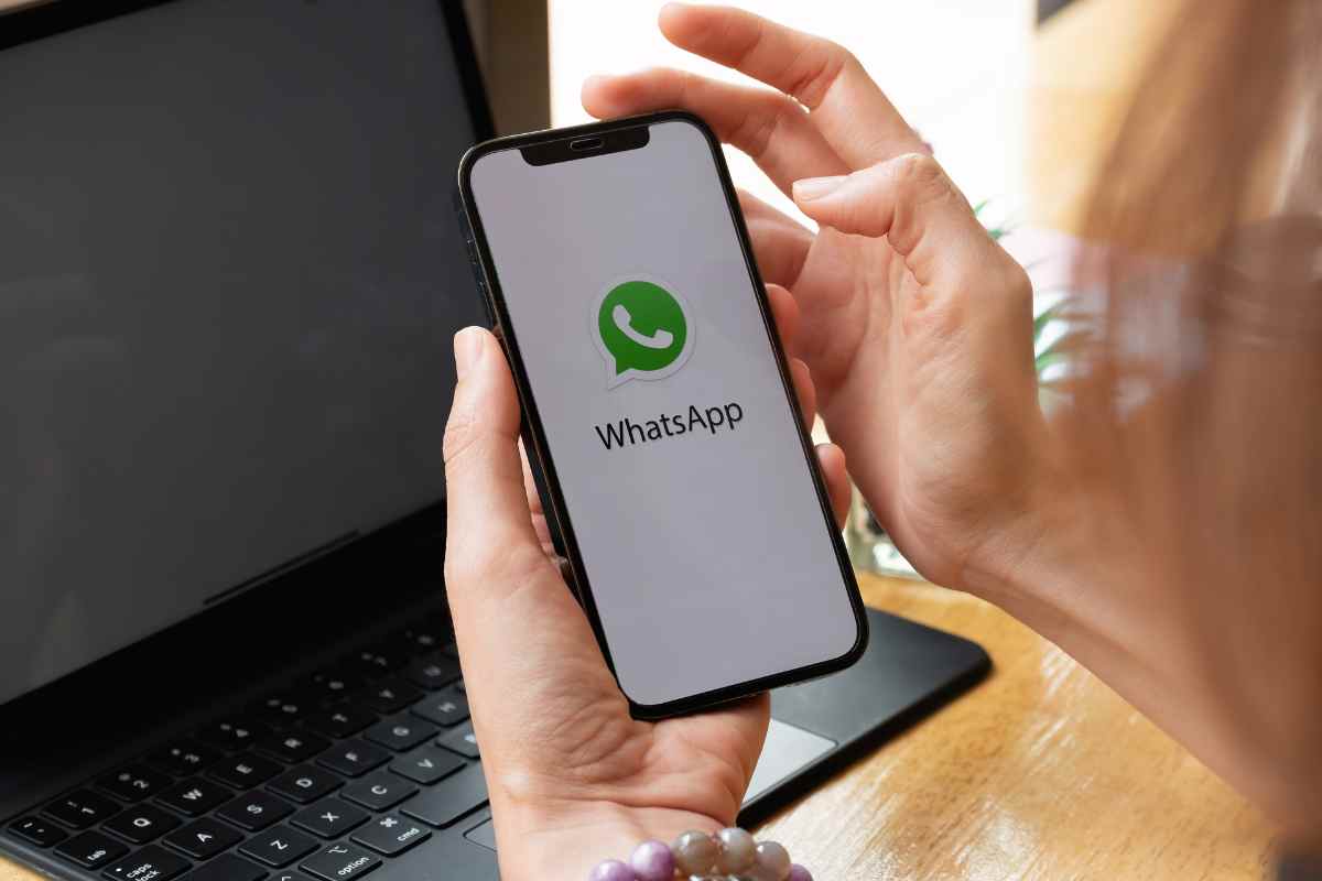 WhatsApp app blocca chat