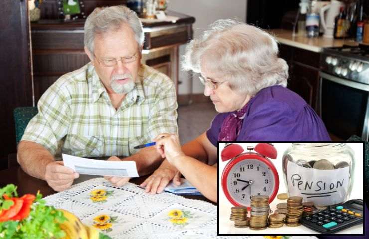 Coppia di anziani controlla pensione